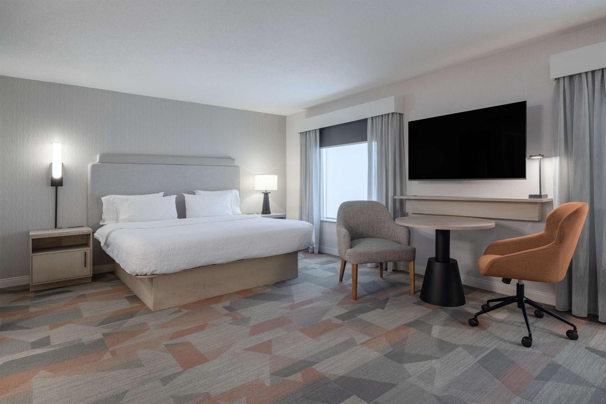 Hampton Inn & Suites By Hilton Moncton Bagian luar foto