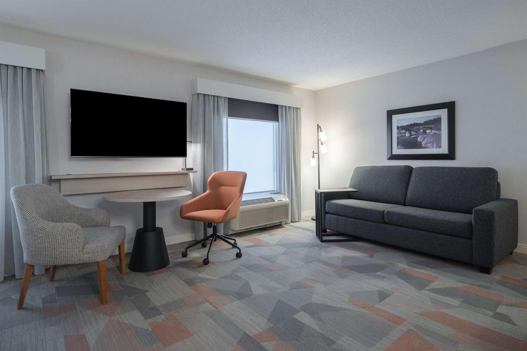 Hampton Inn & Suites By Hilton Moncton Bagian luar foto